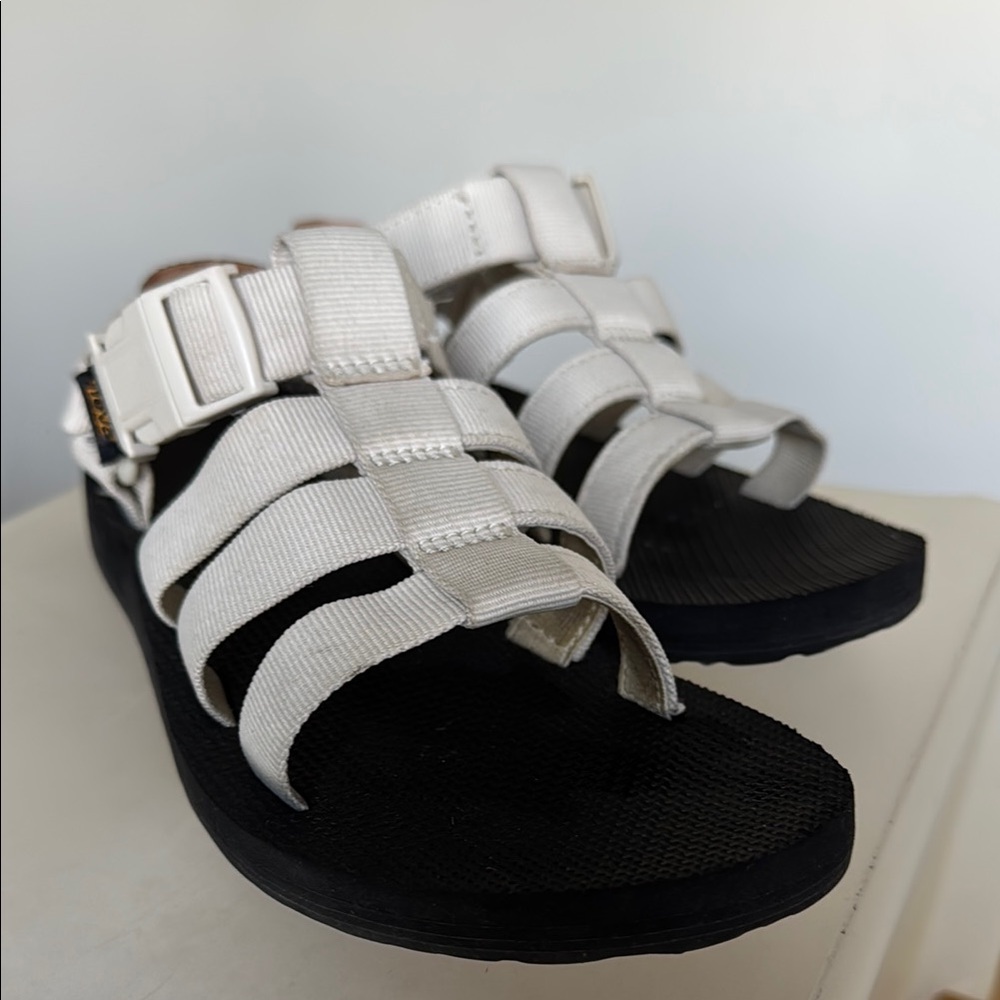 Stylish Cream Sandals for Women size 6